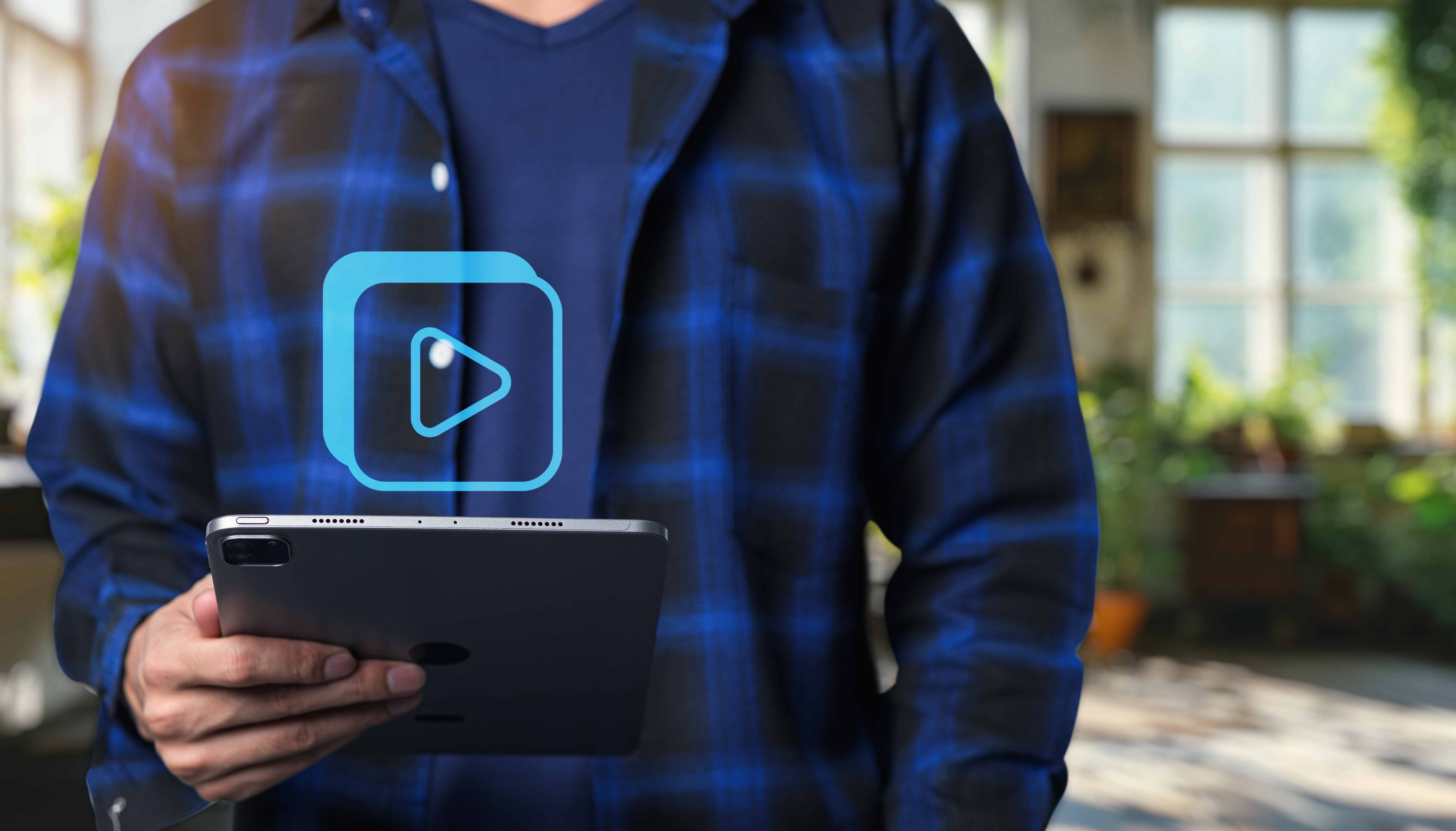 Использование приложений для загрузки видео